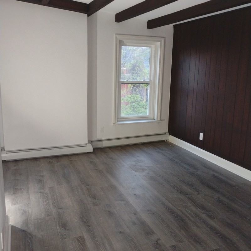 303 State St - Photo 2 of 6