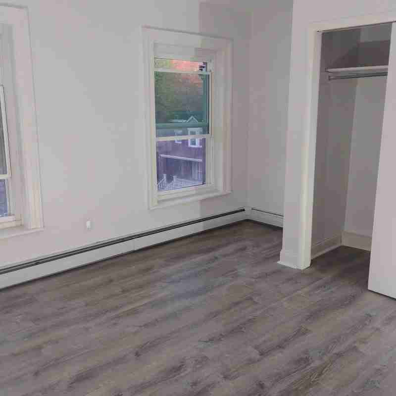 303 State St - Photo 4 of 6