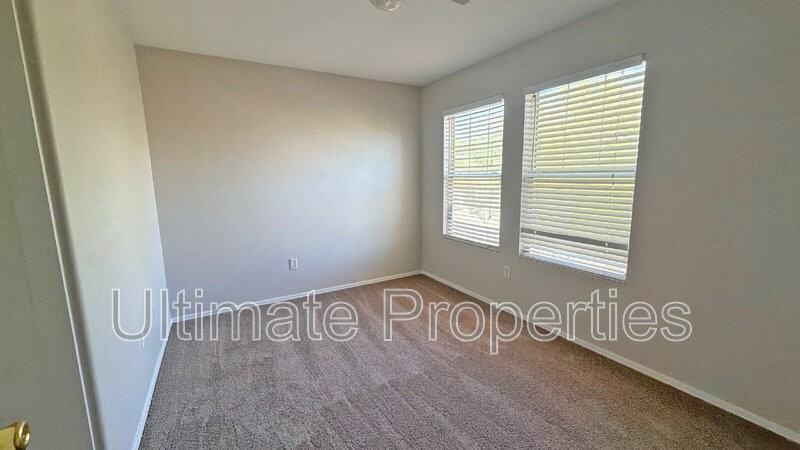 6805 S 39th Ln - Photo 3 of 8