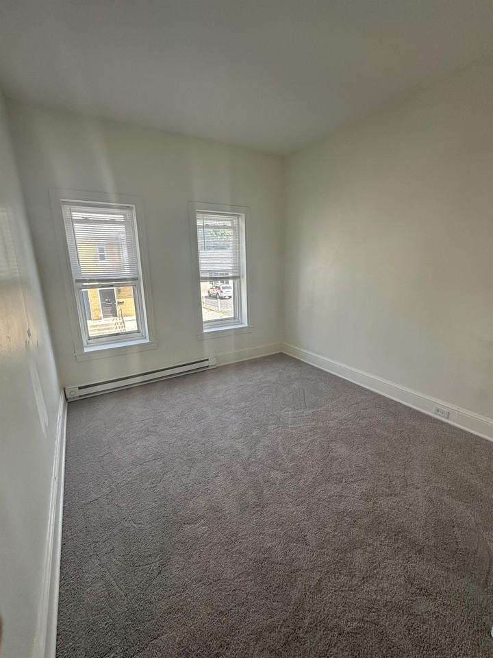 368 E Philadelphia St #1 - Photo 5 of 7