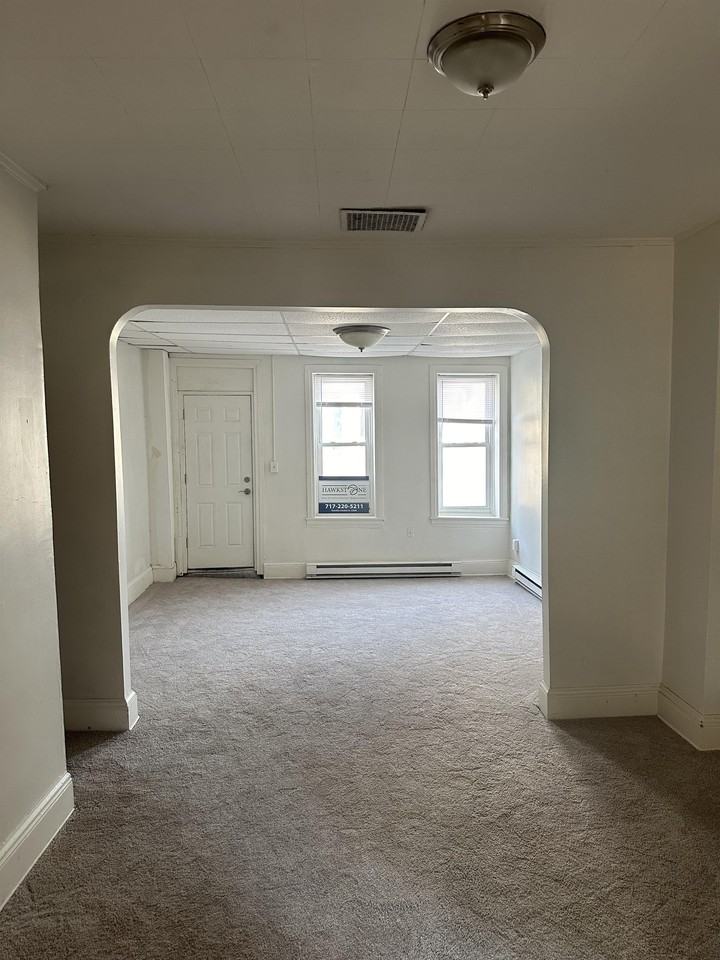 368 E Philadelphia St #1 - Photo 7 of 7