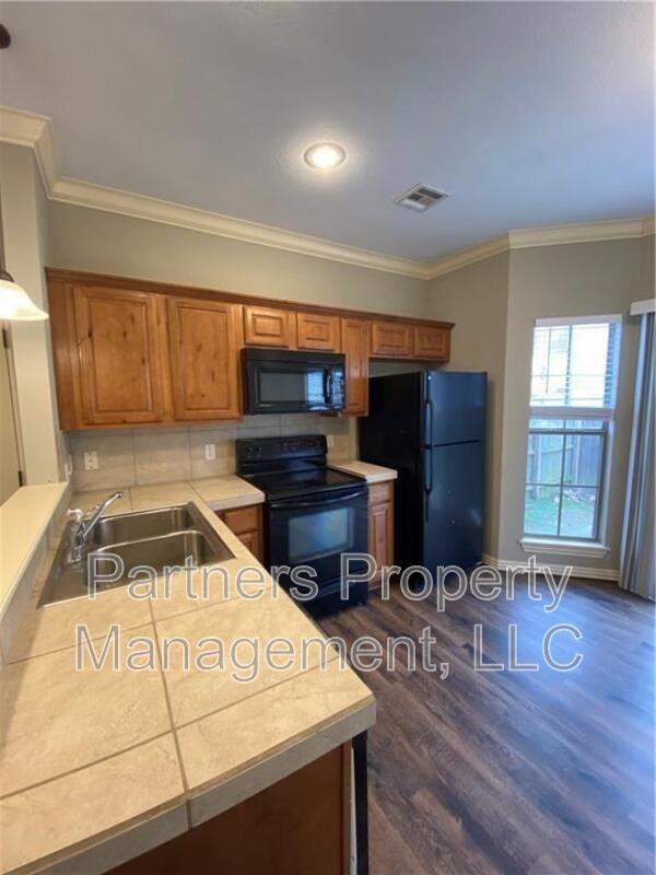 2673 N Miranda Ave - Photo 4 of 13