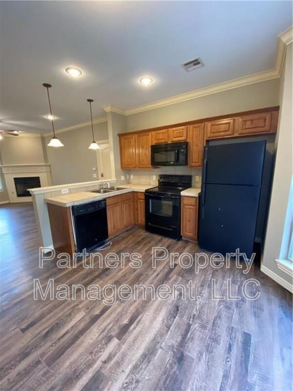 2673 N Miranda Ave - Photo 5 of 13