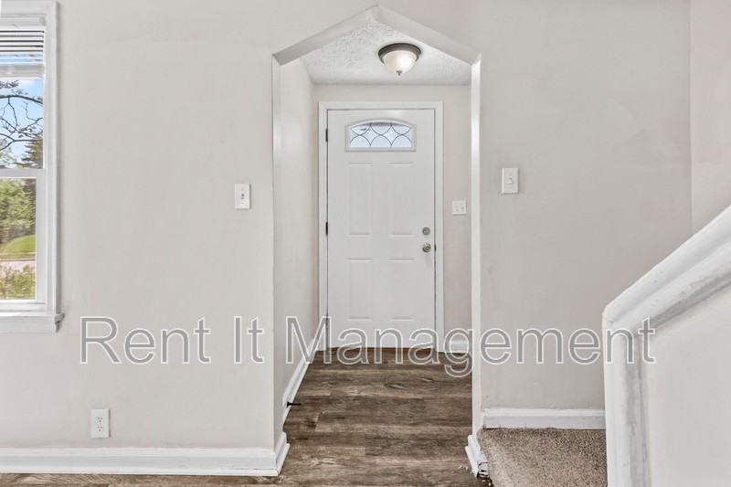 3314 Franklin St - Photo 4 of 24