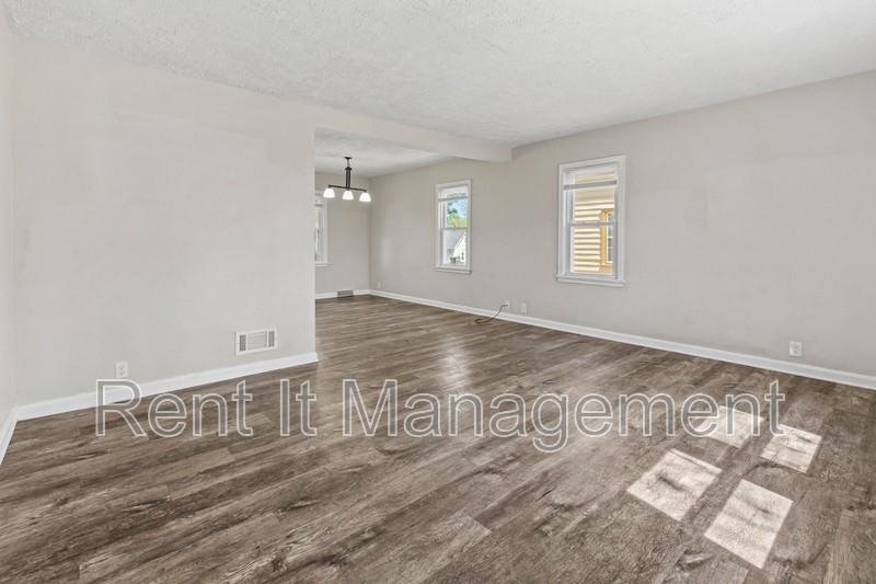 3314 Franklin St - Photo 5 of 24