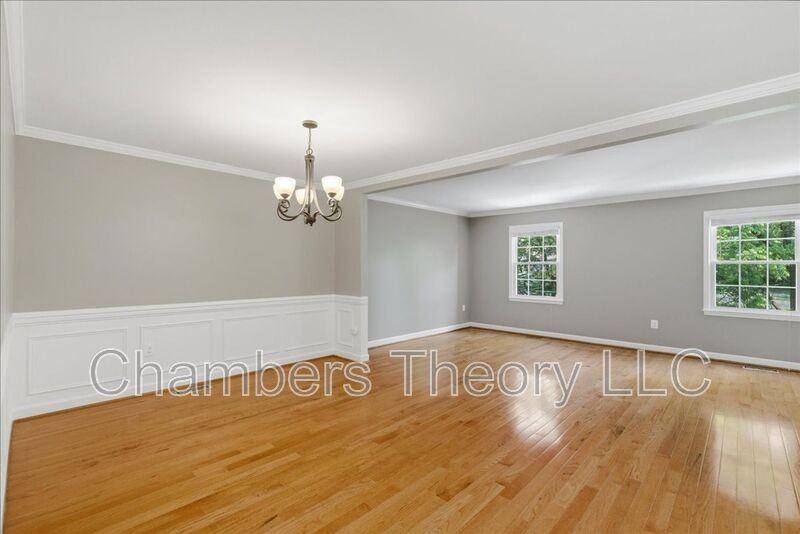 4533 Pinecrest Heights Dr - Photo 3 of 33