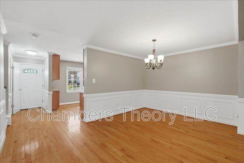 4533 Pinecrest Heights Dr - Photo 5 of 33