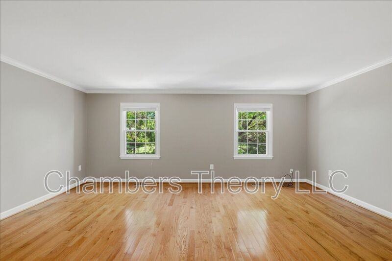 4533 Pinecrest Heights Dr - Photo 7 of 33