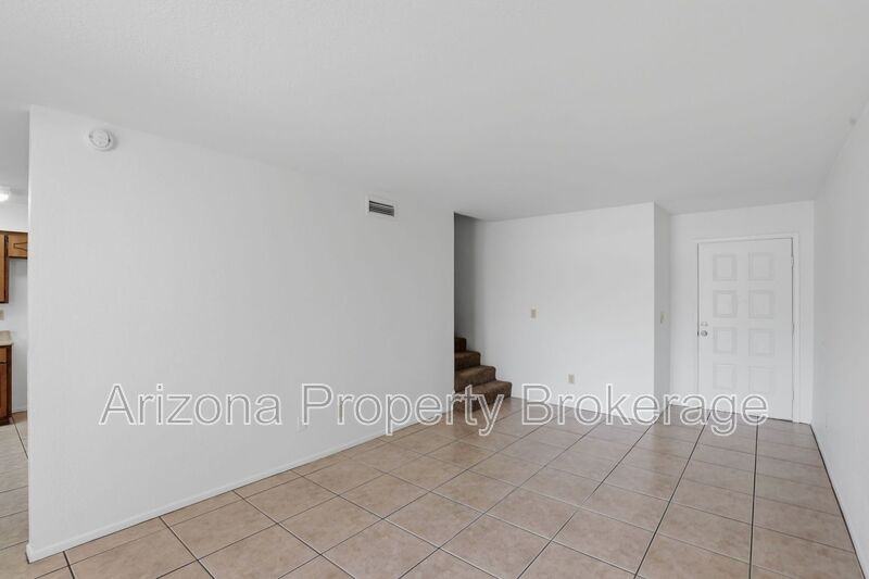 238 E Vine Cir - Photo 4 of 22
