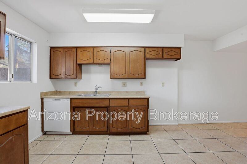 238 E Vine Cir - Photo 7 of 22