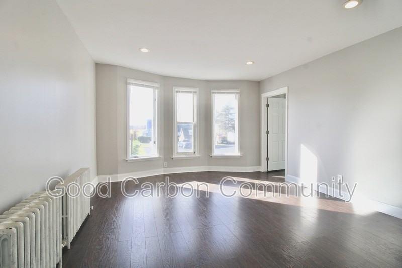 765 Oliver St #4 - Photo 4 of 20