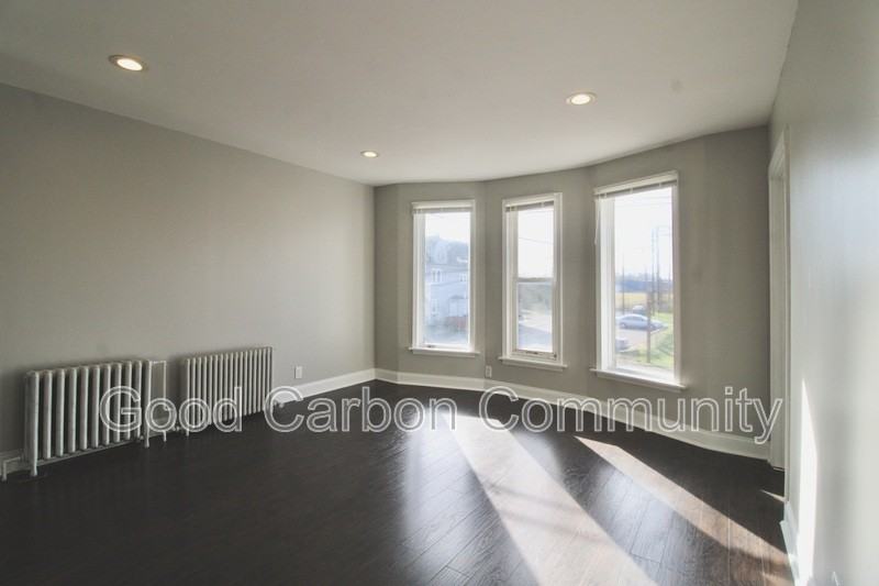 765 Oliver St #4 - Photo 5 of 20