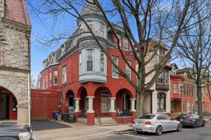 featured image of 112 N 11th St #1