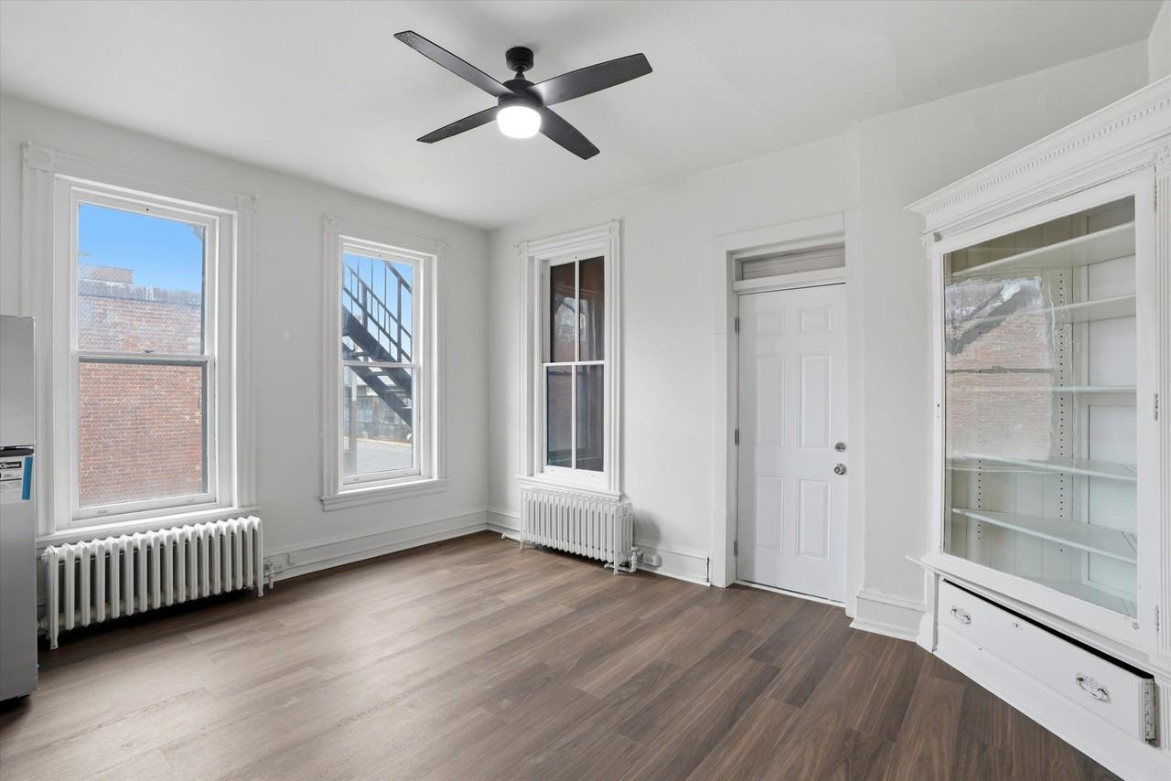 112 N 11th St #1 - Photo 6 of 10