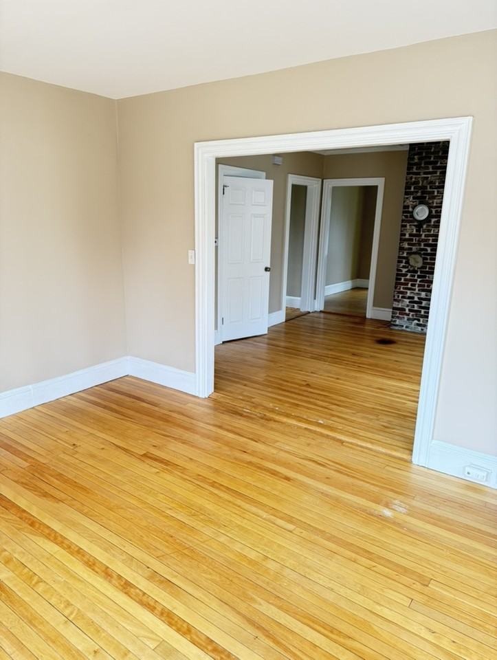 112 Summit St #2 - Photo 5 of 11