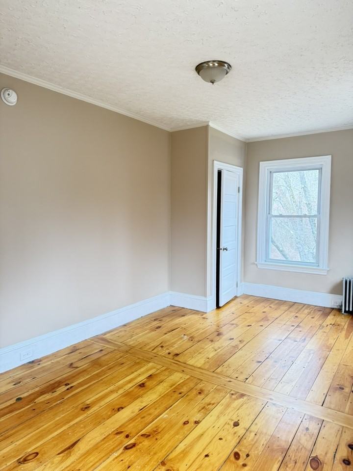 112 Summit St #2 - Photo 6 of 11