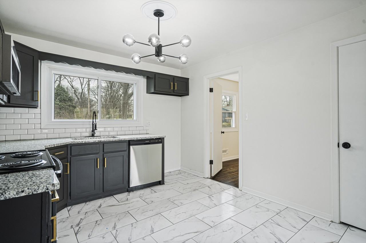 7109 Conser St #1 - Photo 6 of 37
