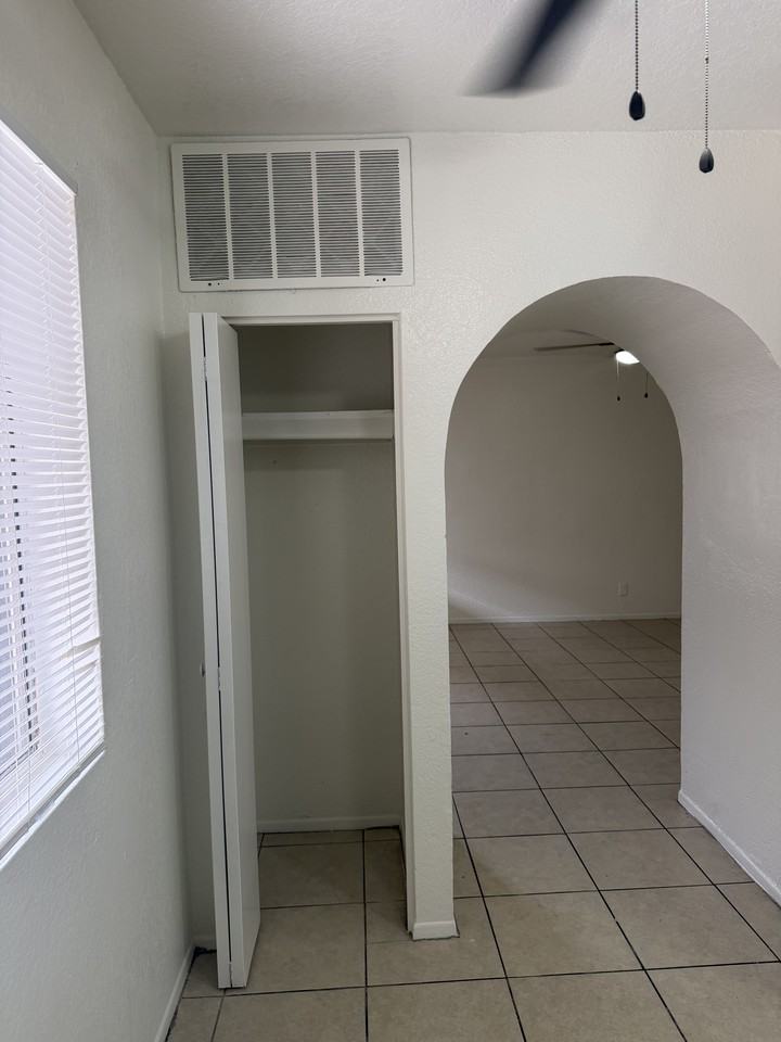 1223 E Jarvis Ave #1223-1 - Photo 3 of 12
