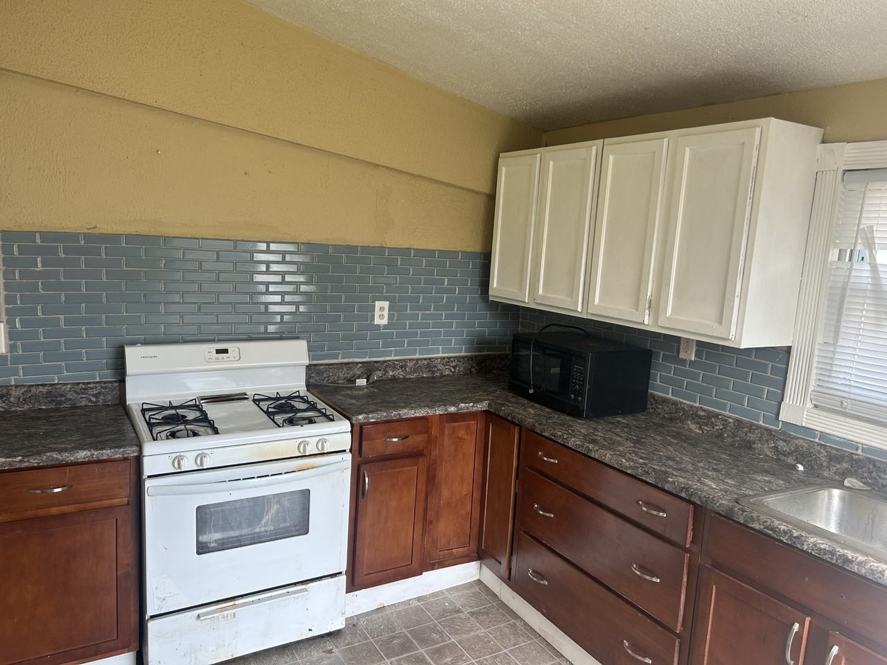 Phelps Ave #2 - Photo 5 of 5