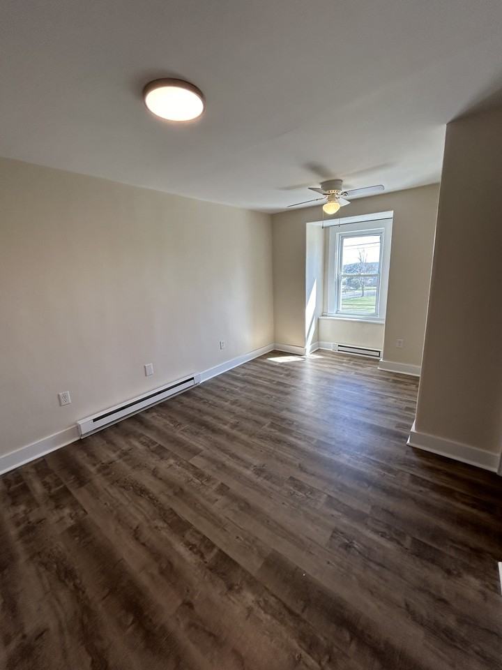 213 Providence Pike #3A - Photo 3 of 5