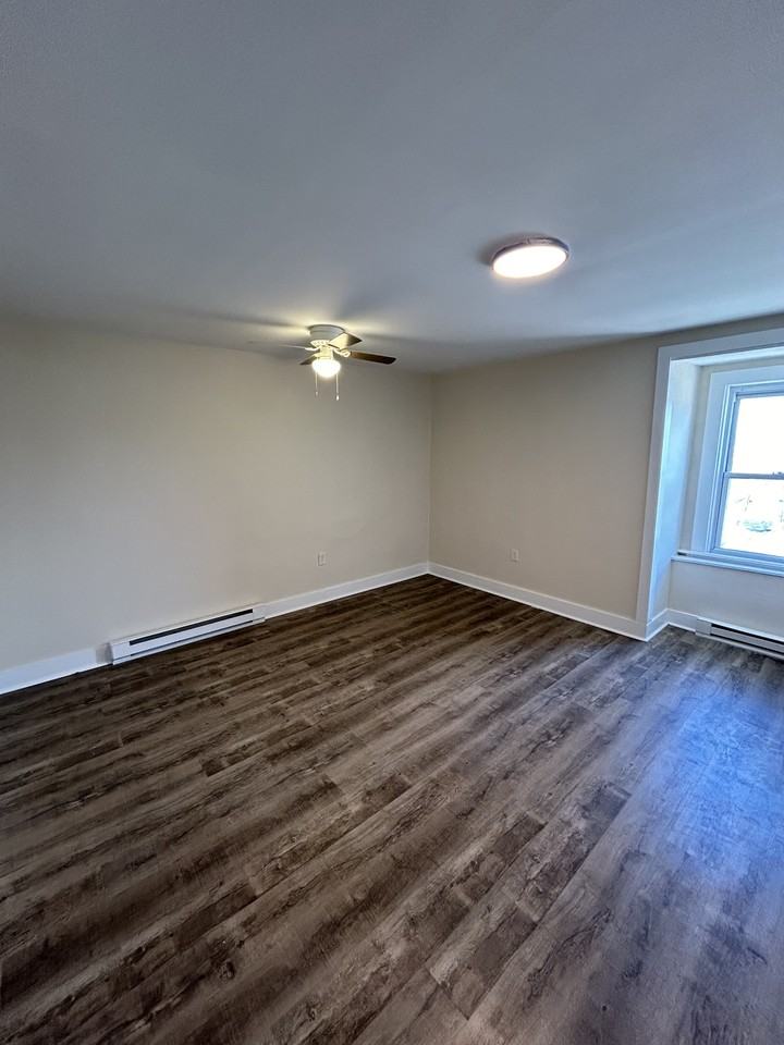 213 Providence Pike #3A - Photo 4 of 5