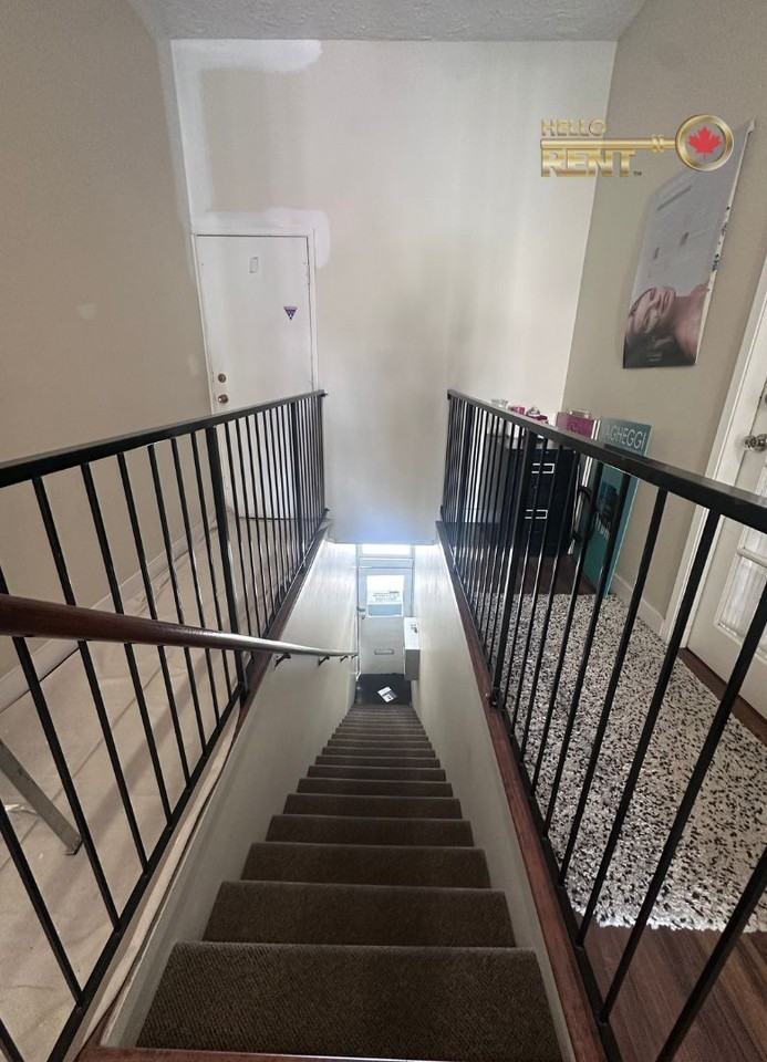 229 Lonsdale Avenue #6 - Photo 4 of 12