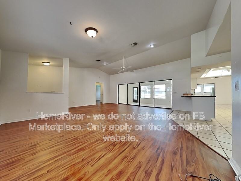 1110 Sw 15th Ave - Photo 4 of 25