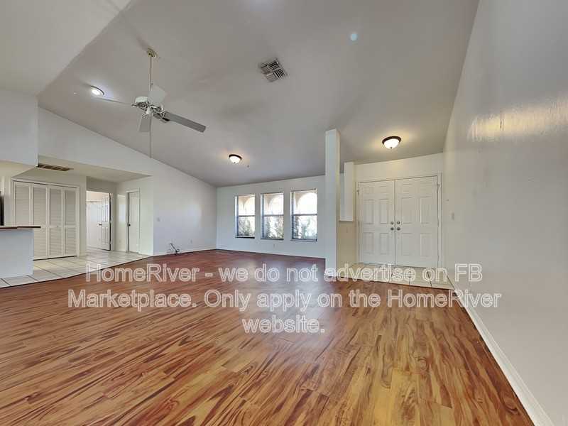 1110 Sw 15th Ave - Photo 5 of 25