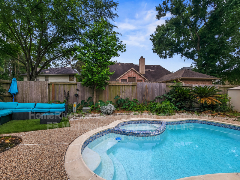 20707 Redbud Trl