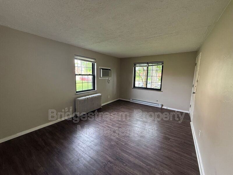 538 Forrer Blvd - Photo 2 of 8