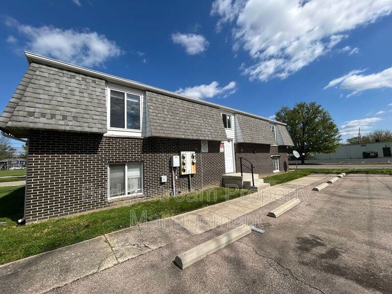 325 Bellbrook Ave #7 - Photo 2 of 2