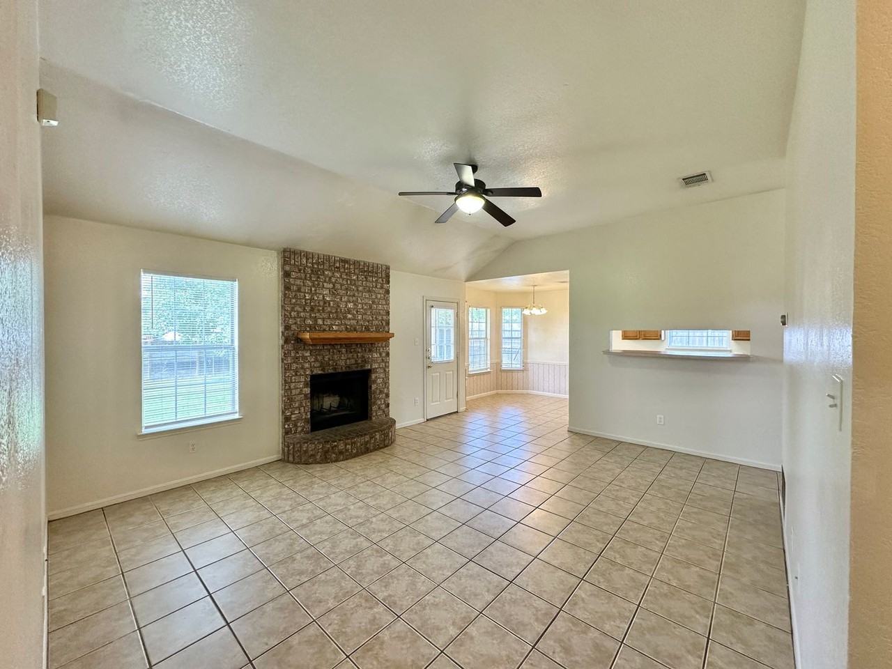 4209 Breckenridge Dr - Photo 2 of 33