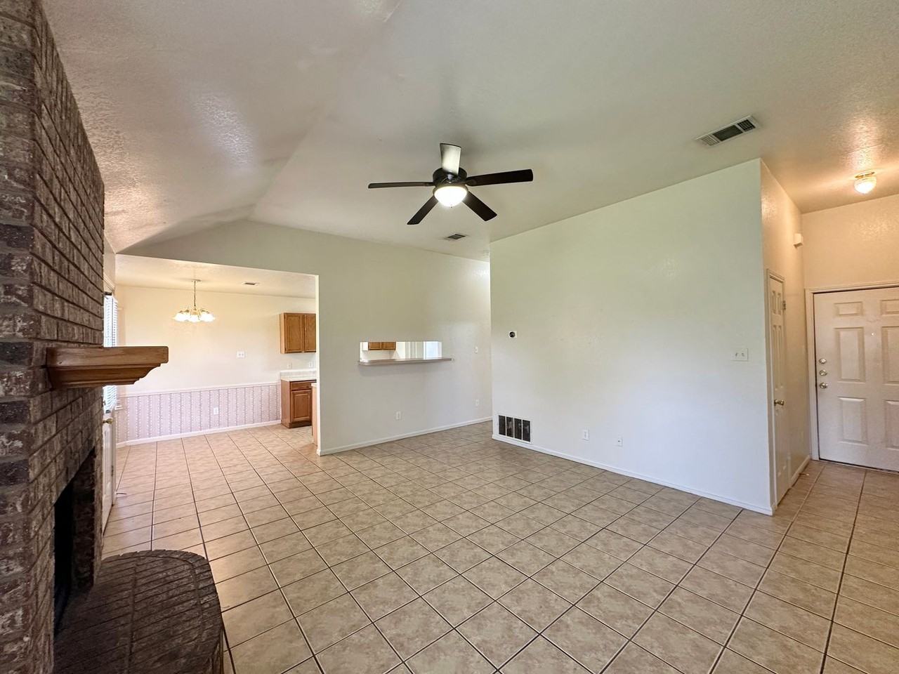 4209 Breckenridge Dr - Photo 5 of 33