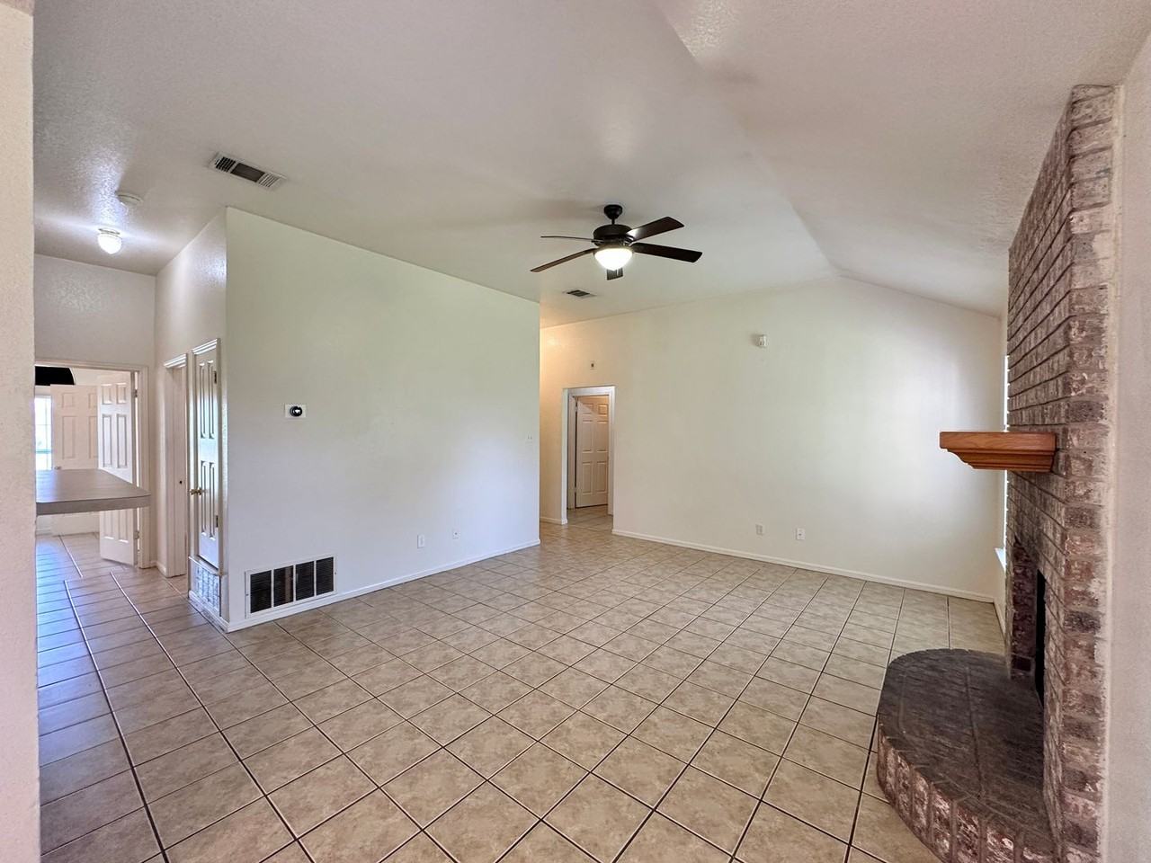 4209 Breckenridge Dr - Photo 6 of 33