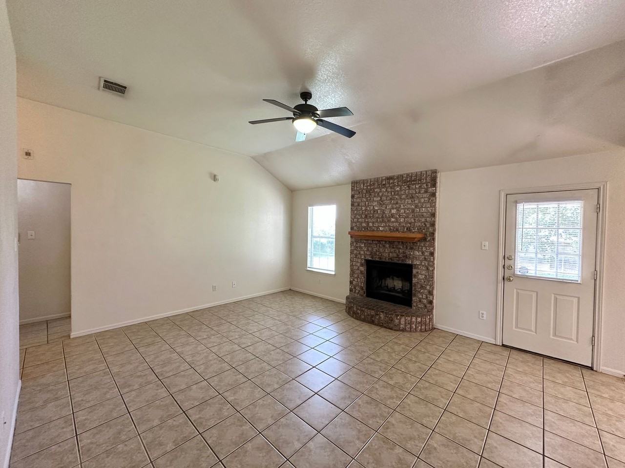 4209 Breckenridge Dr - Photo 7 of 33