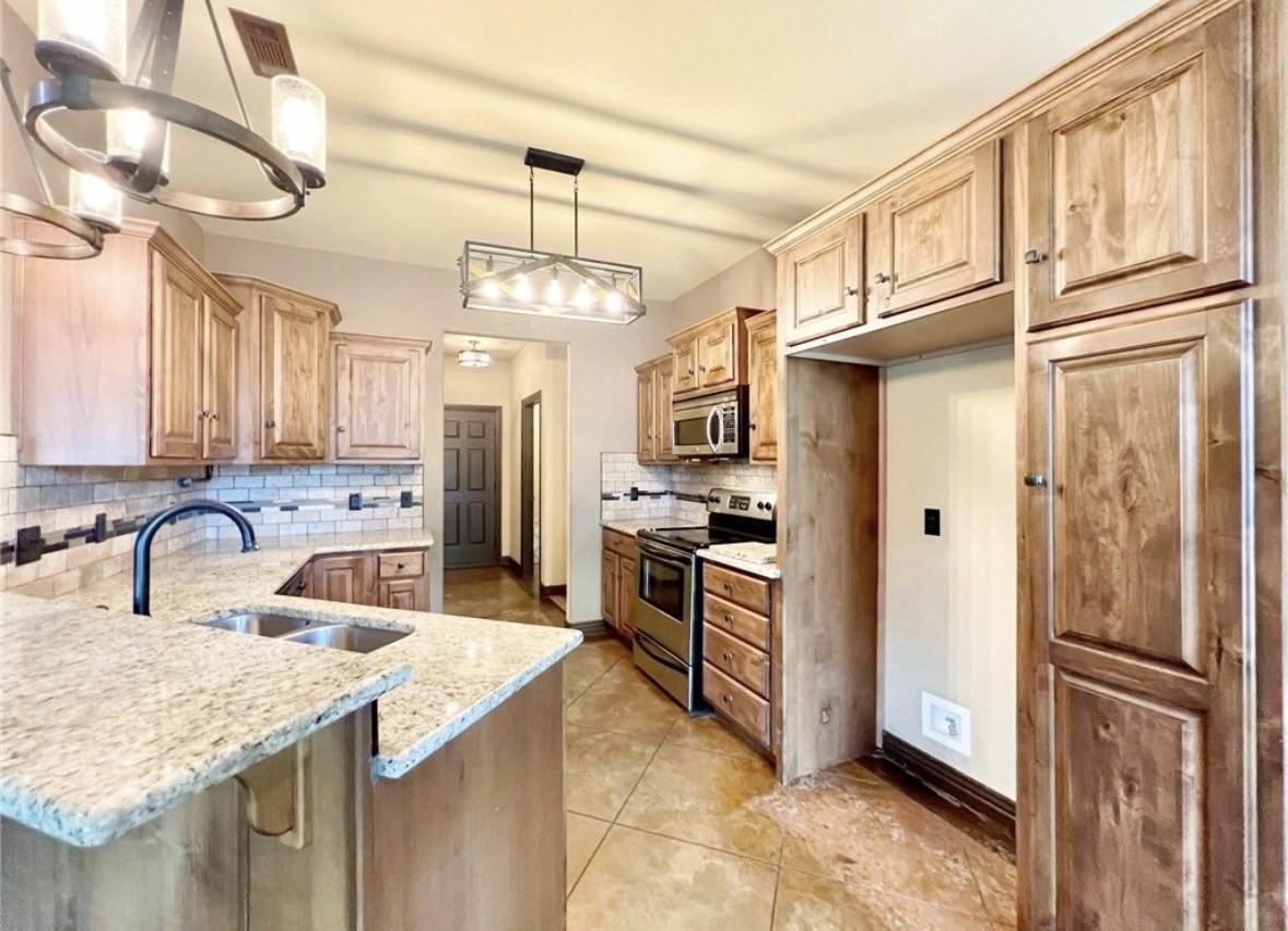 11890 Club House Pkwy #1 - Photo 3 of 13