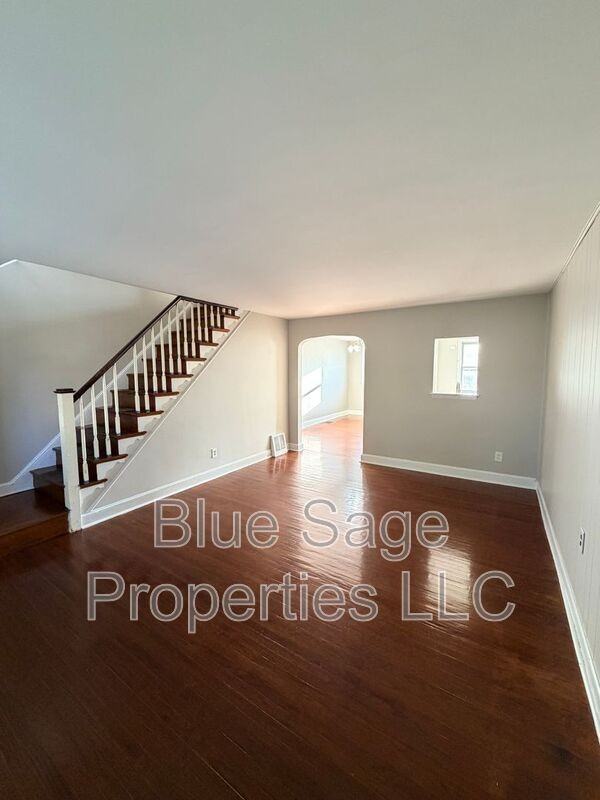 902 Maple Ave - Photo 4 of 29
