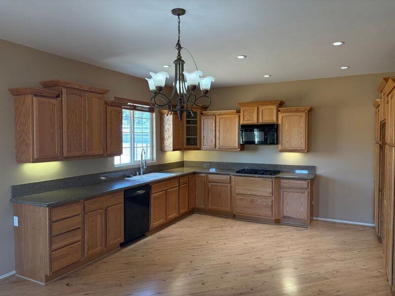 32586 Galleano Ave - Photo 2 of 20