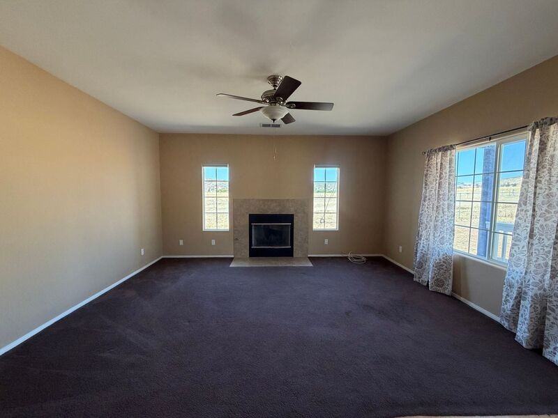 32586 Galleano Ave - Photo 5 of 20