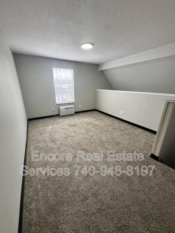 563 Brookside Ct - Photo 4 of 8