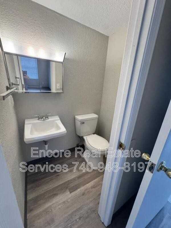 563 Brookside Ct - Photo 5 of 8