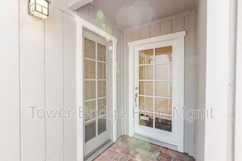 3042 53rd St - Photo 5 of 24