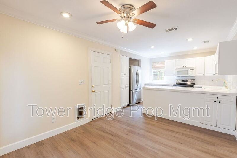 3042 53rd St - Photo 7 of 24