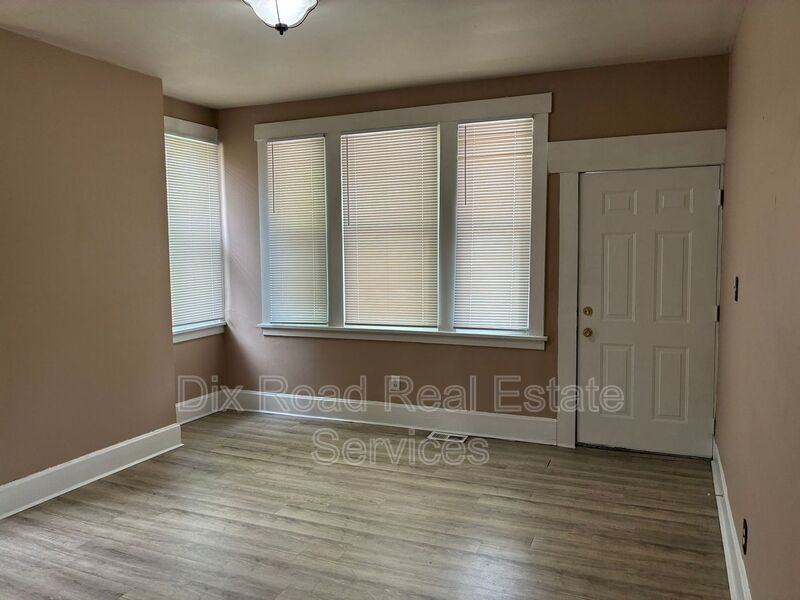 702 Baltimore St - Photo 3 of 11