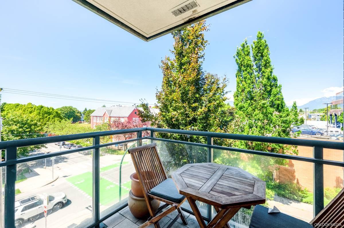 1888 York Avenue #1 - Photo 4 of 13