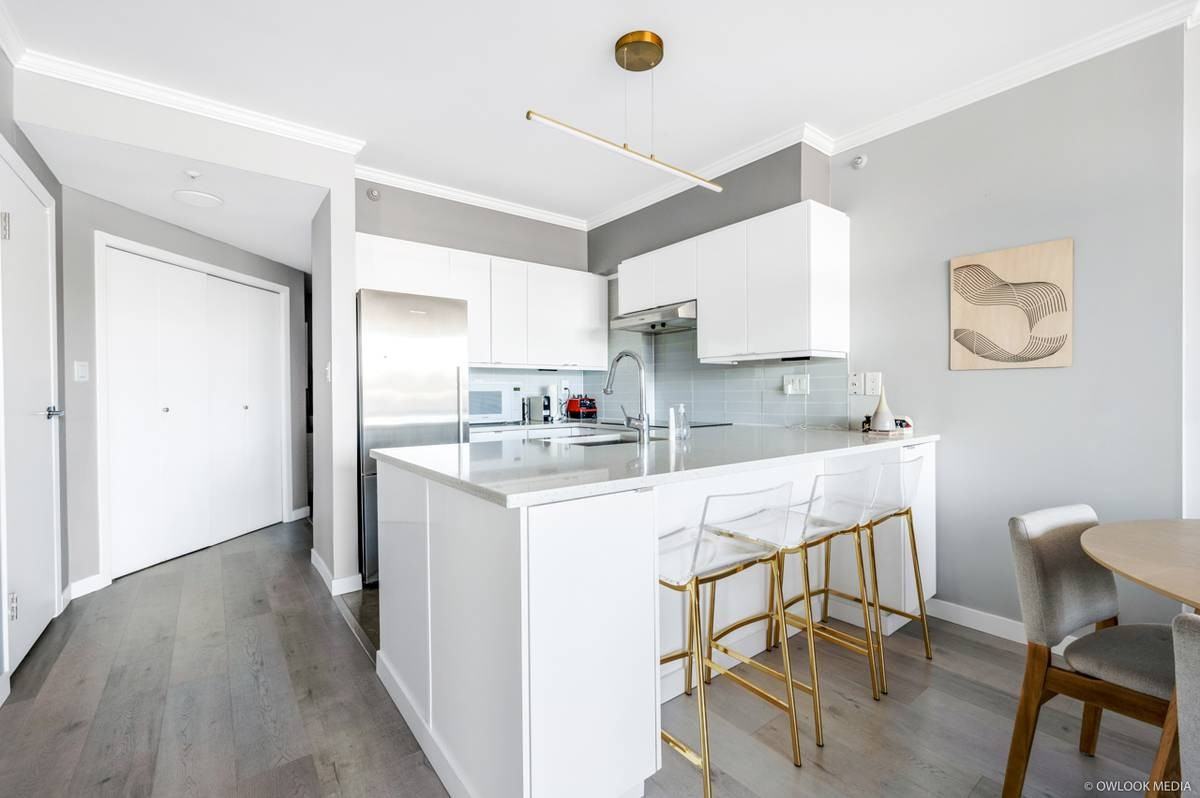 1888 York Avenue #1 - Photo 5 of 13