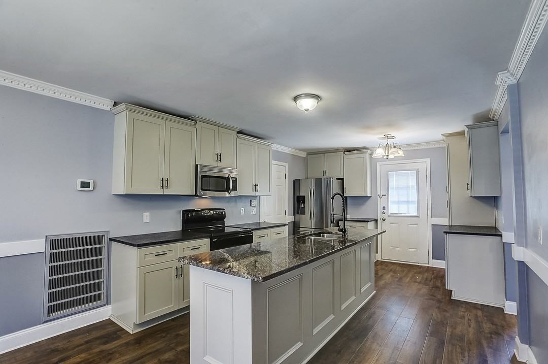 200 Retreat Ct W #1 - Photo 5 of 13