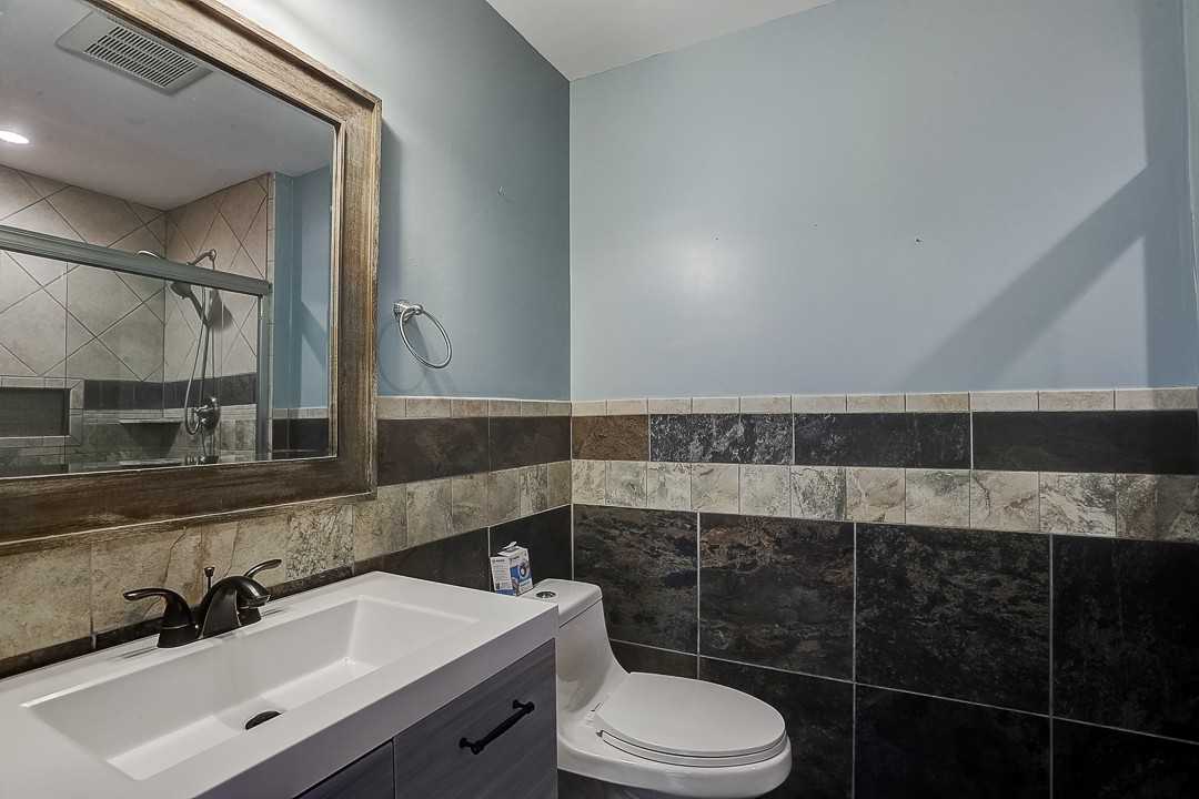 200 Retreat Ct W #1 - Photo 6 of 13