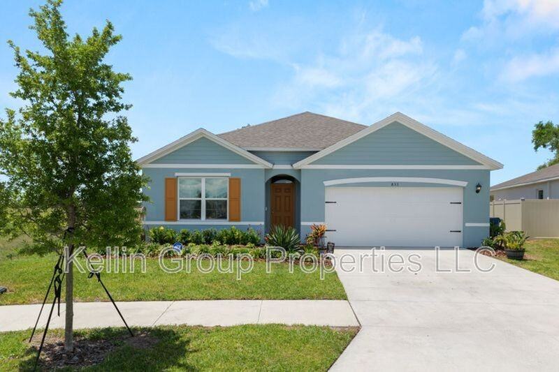 833 Ambleside Dr - Photo 4 of 38