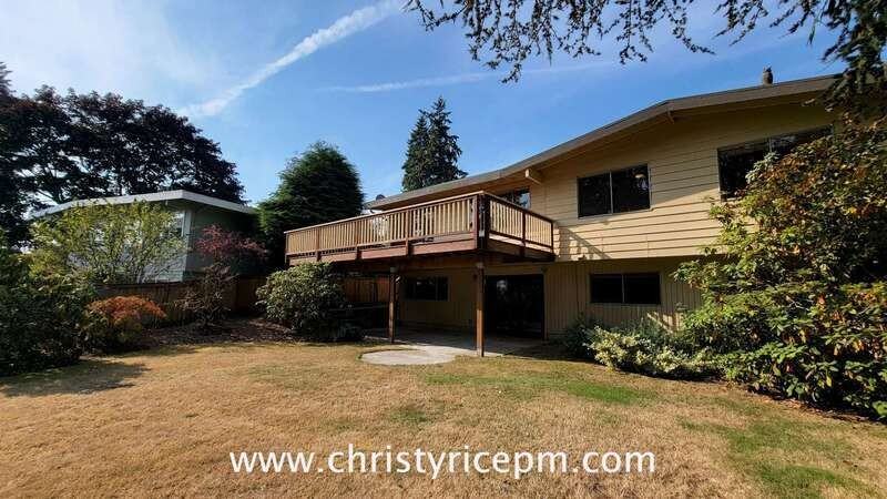 820 172nd Ave Ne - Photo 4 of 20